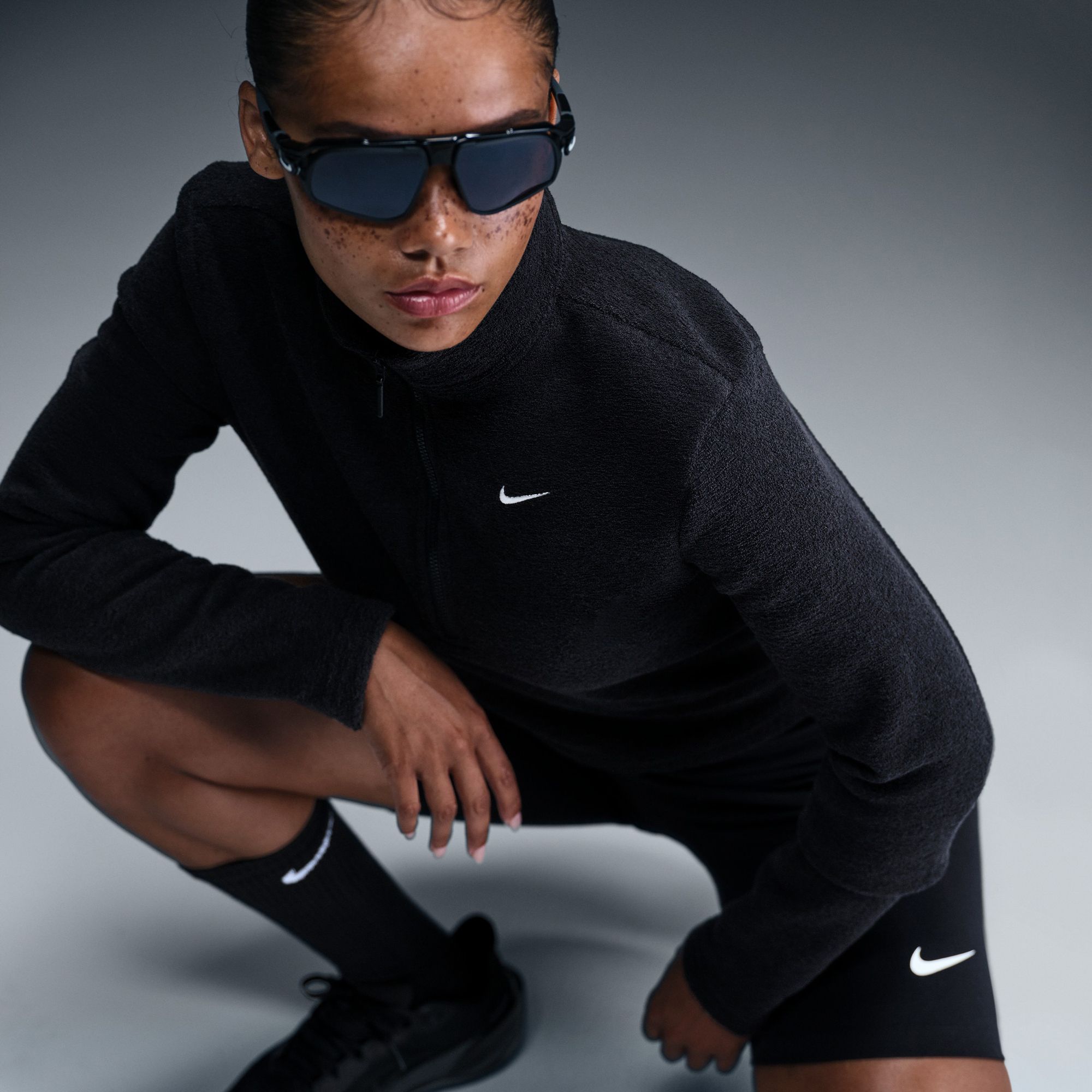 Nike Women's Sportswear Phoenix Plush Slim Long-Sleeve Cozy Fleece