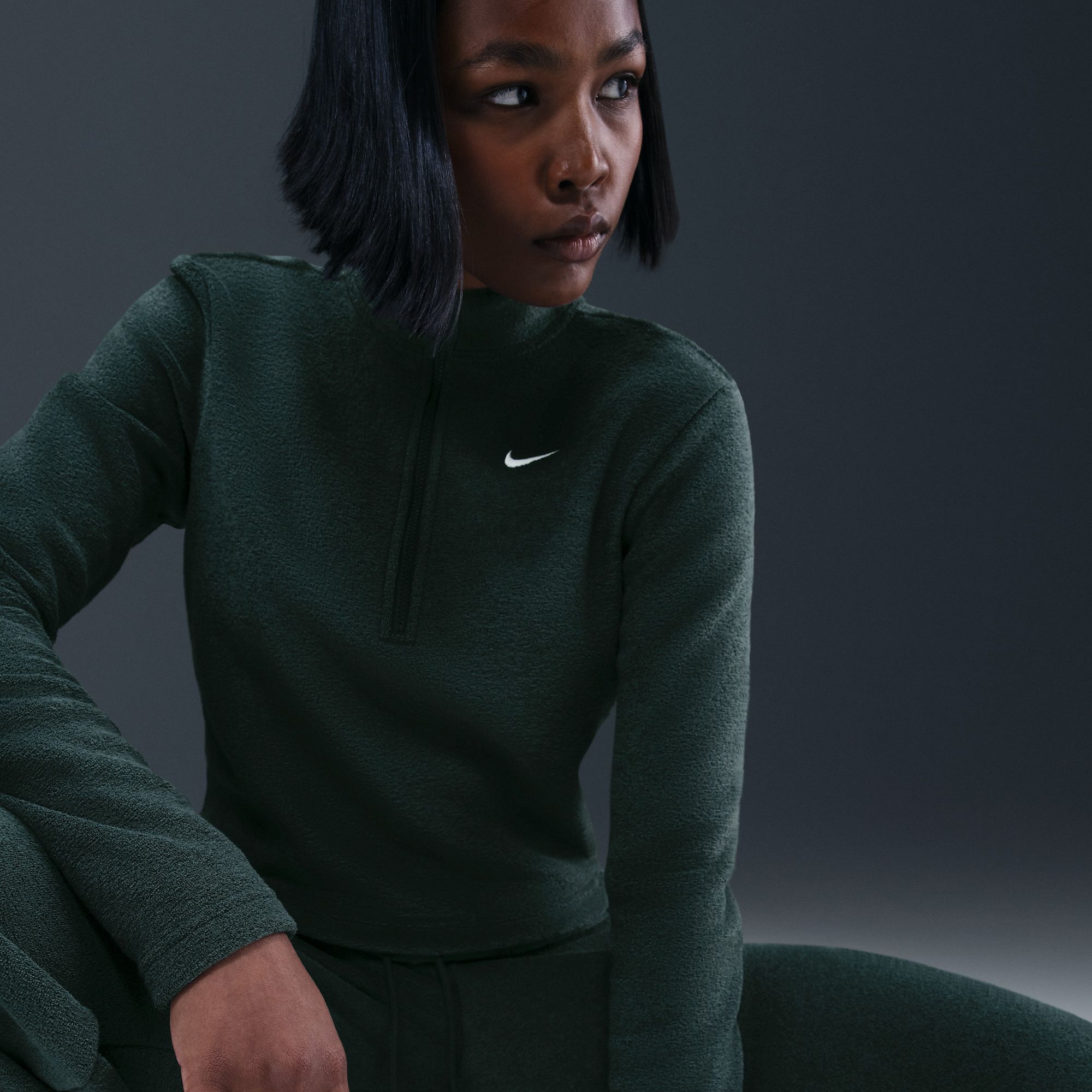Nike Women's Sportswear Phoenix Plush Slim Long-Sleeve Cozy Fleece