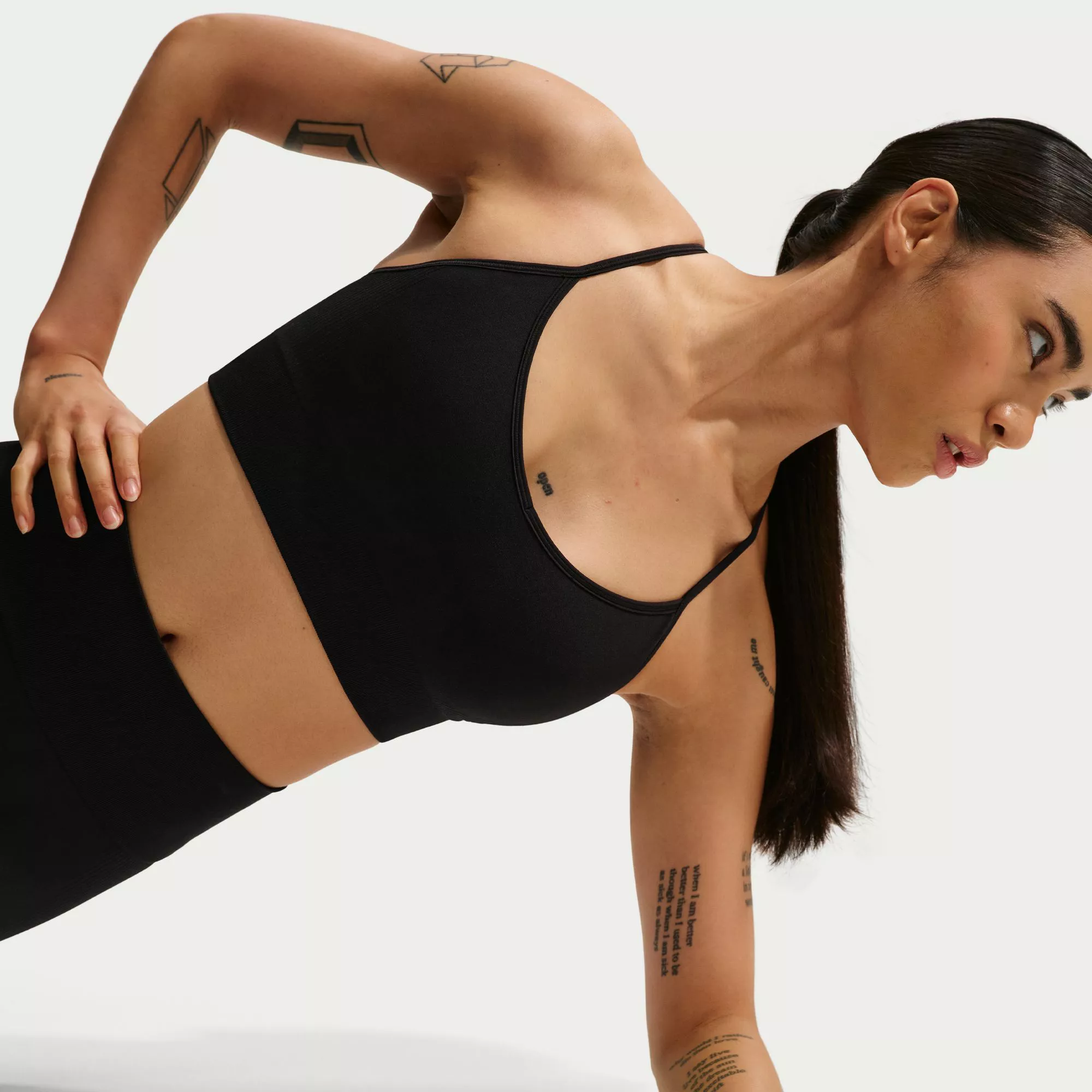 Nike Women's Pro Seamless Light-Support Padded Sports Bra