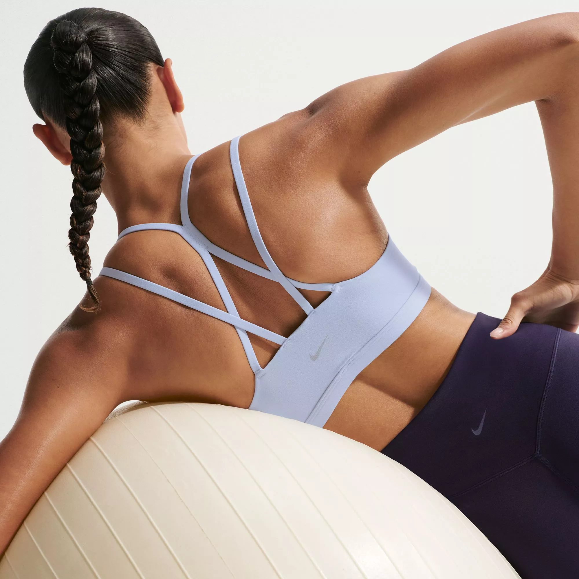 Nike Women's Zenvy Strappy Light-Support Padded Sports Bra
