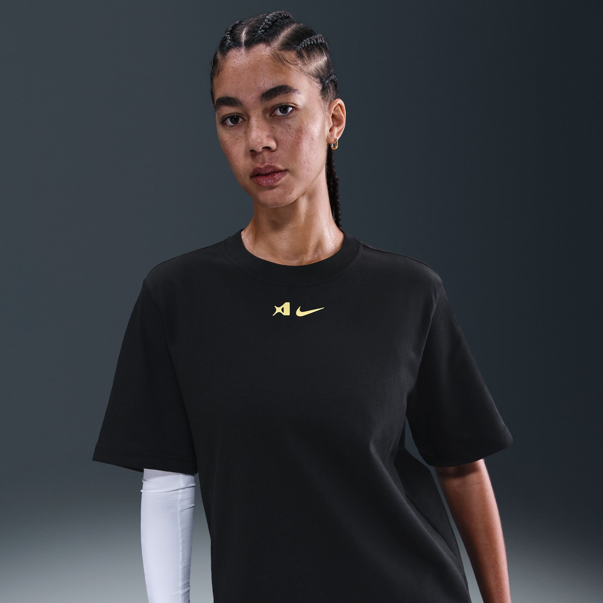  JFA A JSY W レディース シャツ XS Nike Women's A'ja Wilson Signature Loose Short-Sleeve T-Shirt
