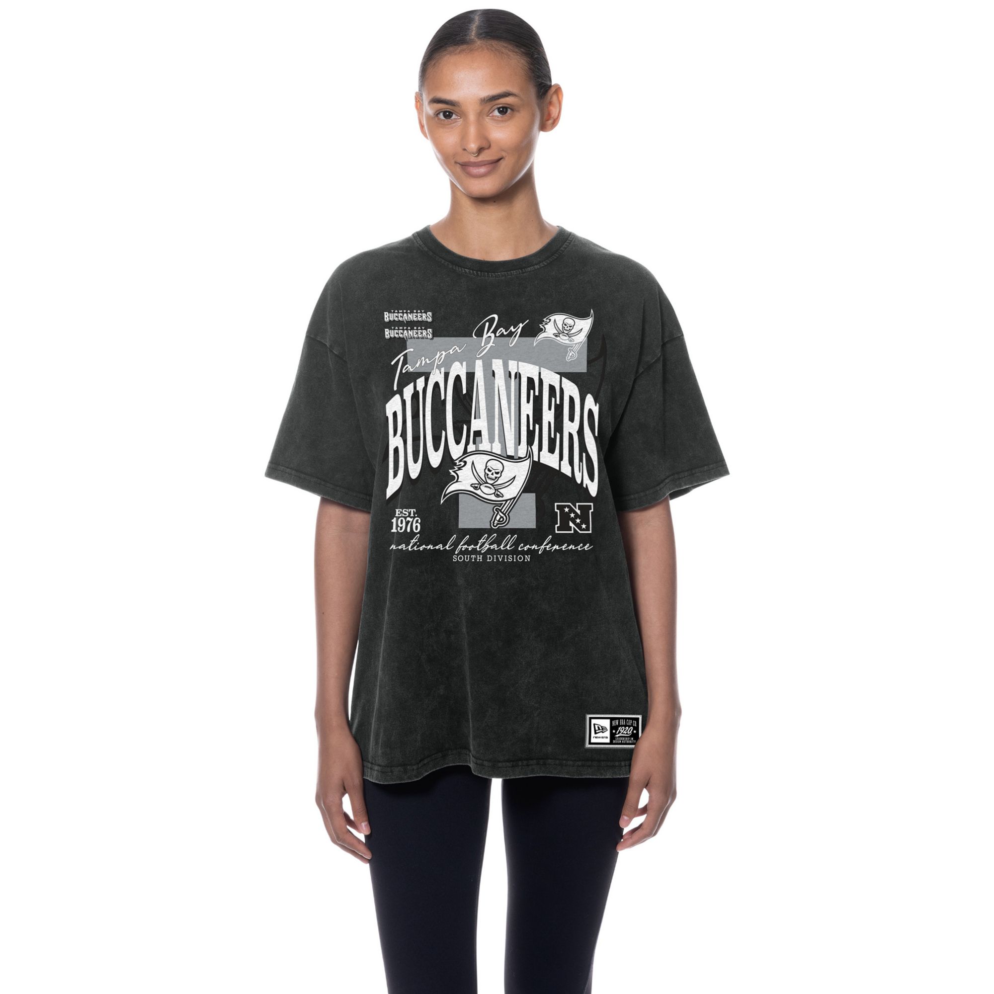 New Era Women's Tampa Bay Buccaneers Oversized Mineral Washed T