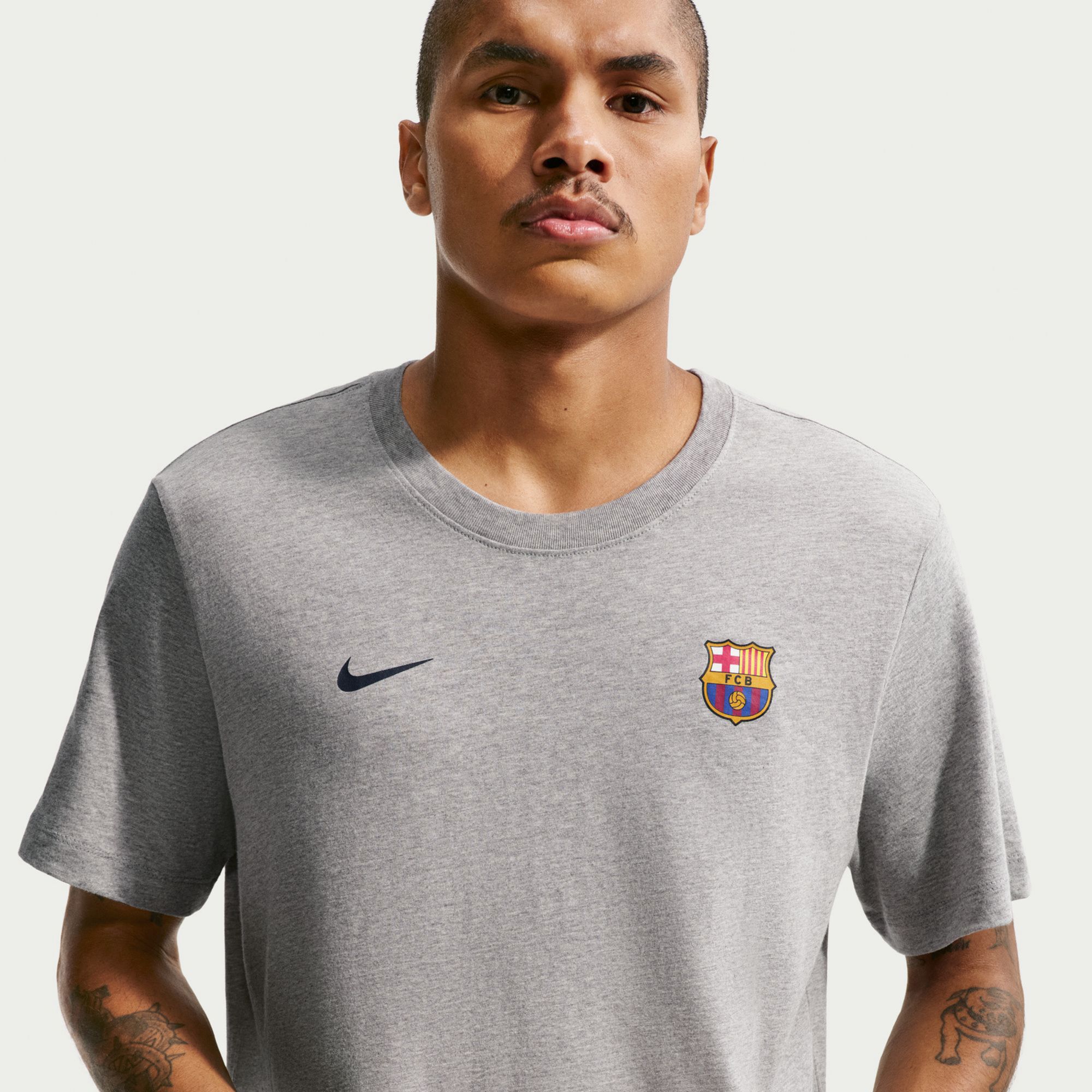 【希少】F.C.R.B. × NIKE コラボ ゲームシャツ 白 グレー L Nike Adult FC Barcelona Crest T-Shirt | Dick's Sporting Goods
