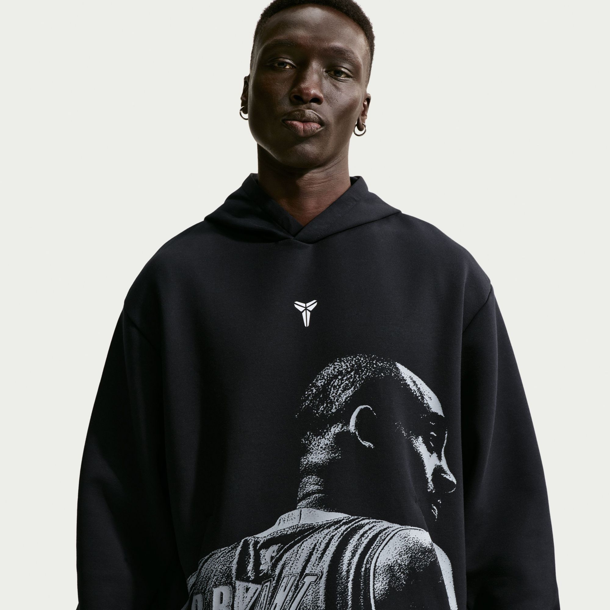 26NIKMBASKKBMNKDFFAGU_Black_is