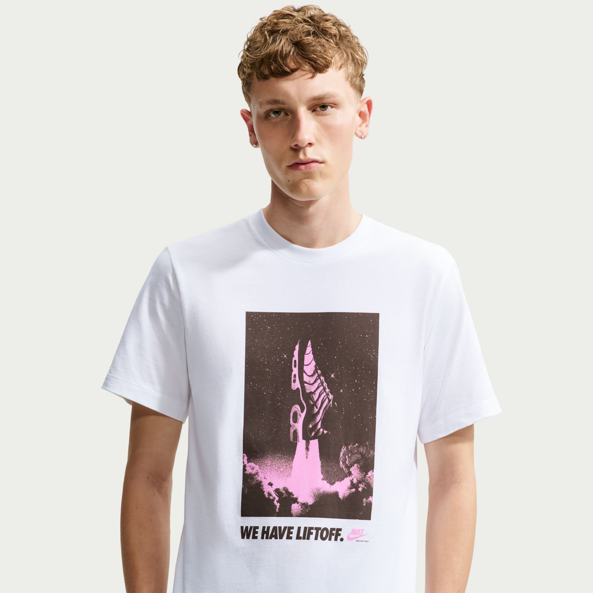 Nike Men's Sportswear Liftoff Graphic T-Shirt | Dick's Sporting Goods