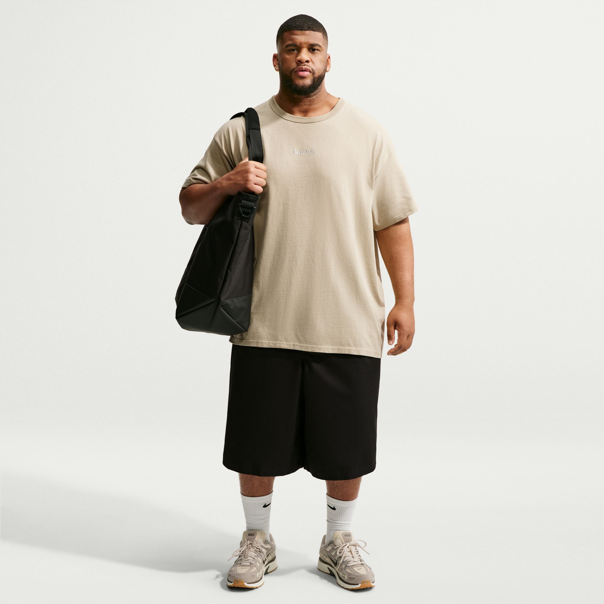 Nike Men's  Sportswear Premium Essentials