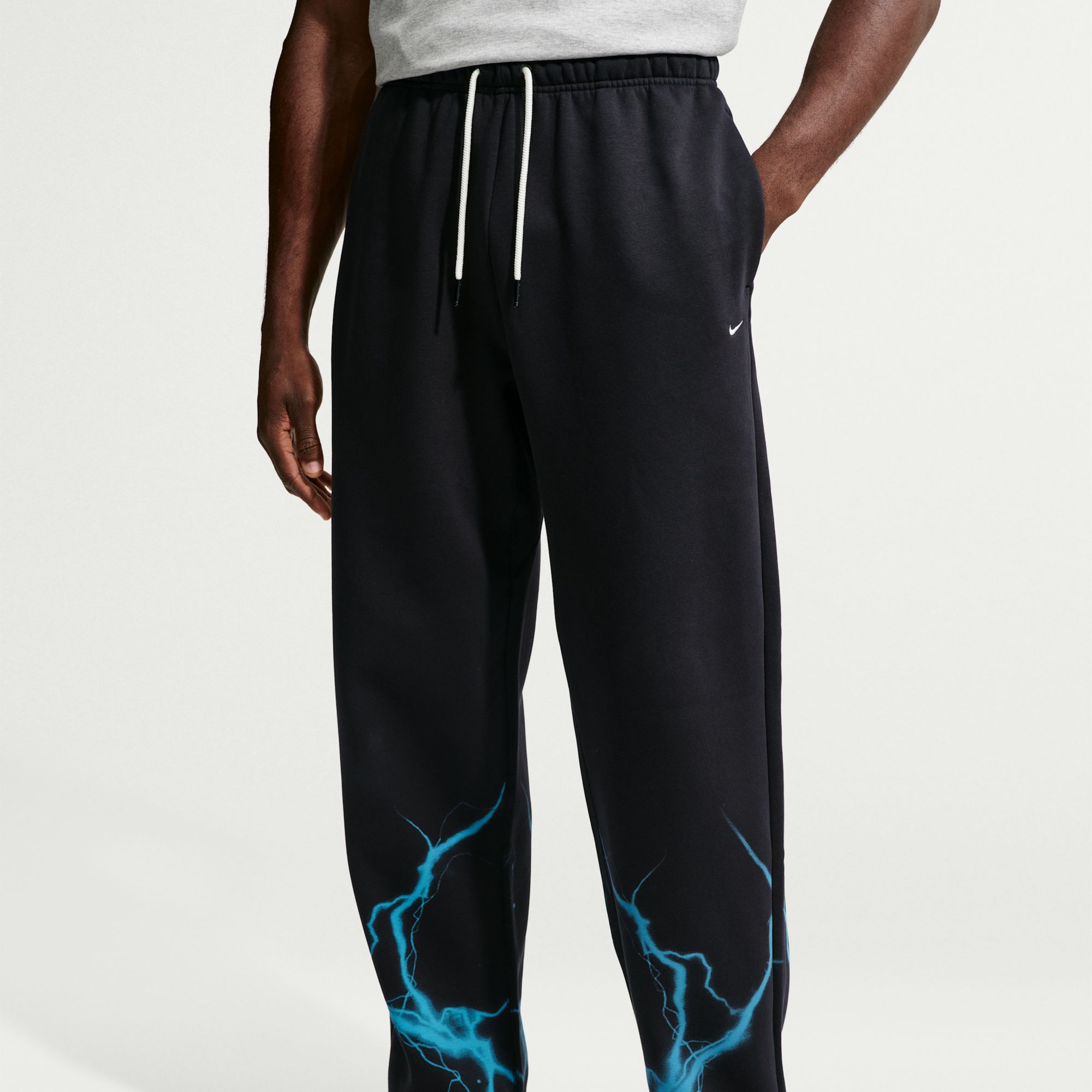 Nike Men's Standard Issue Therma-FIT Brushed Open-Hem Basketball