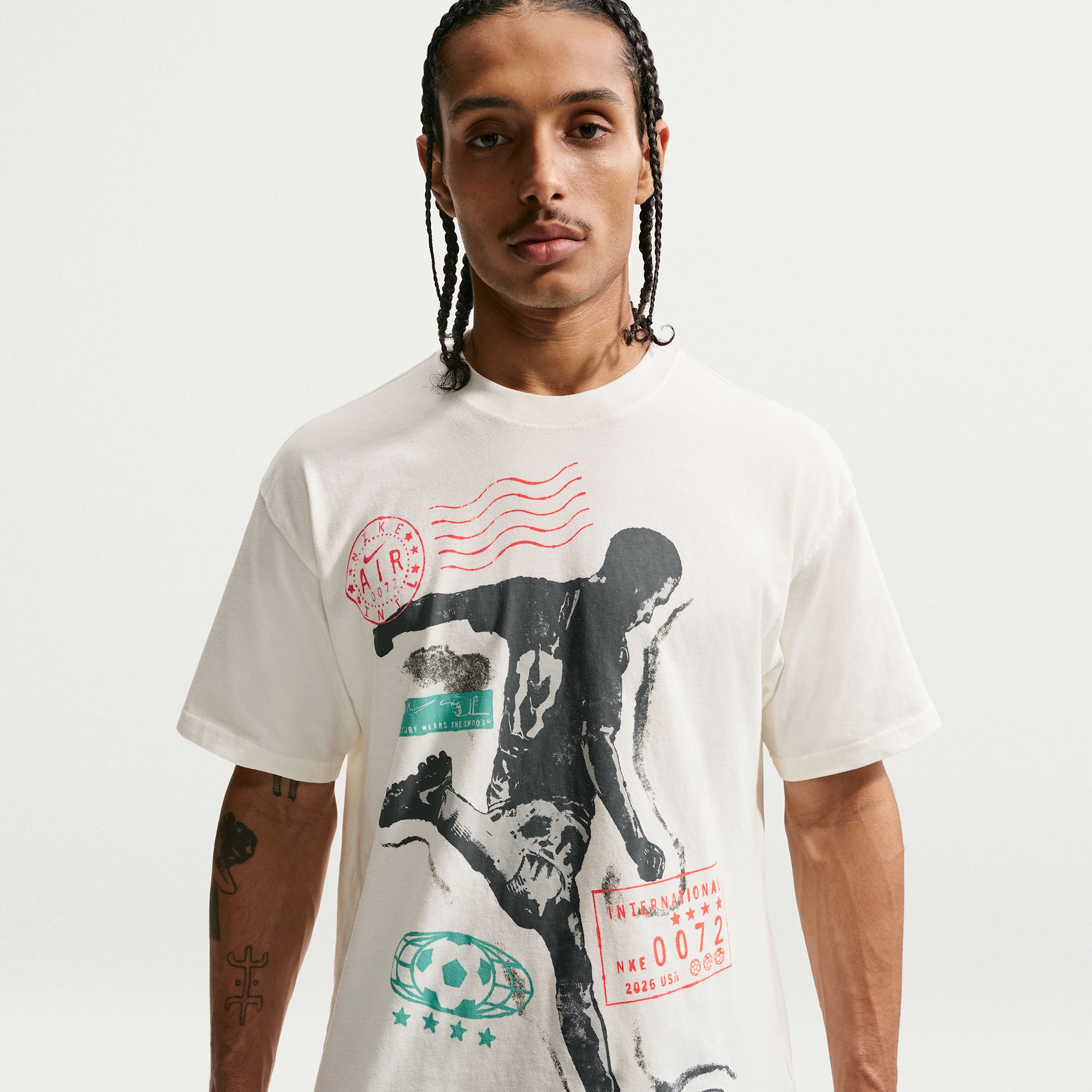 Nike Men's Sportswear International Soccer Graphic T-Shirt