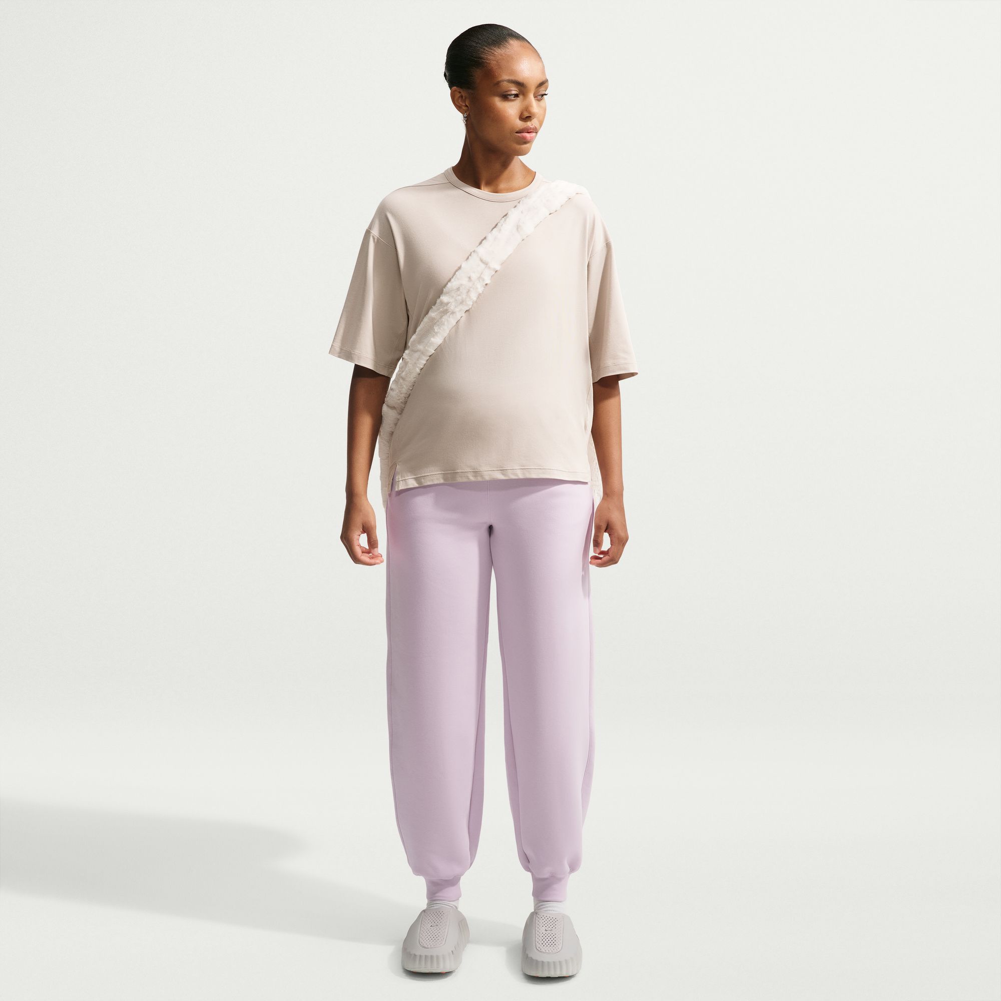 Nike Women's 24.7 ImpossiblySoft Dri-FIT High-Rise Joggers