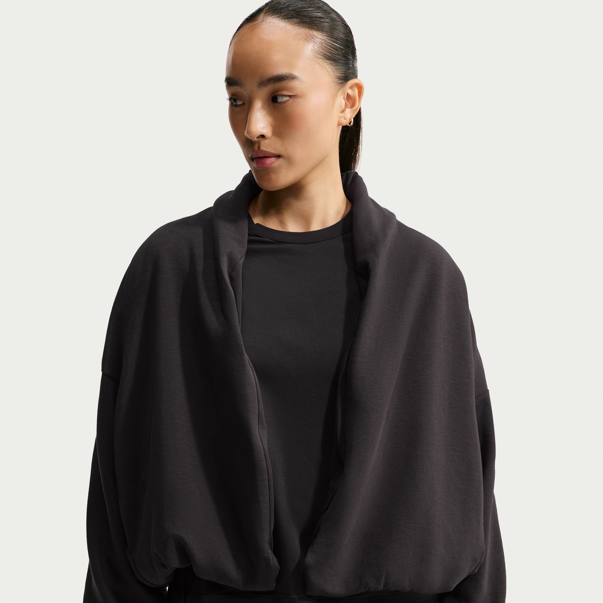 Nike Women's 24.7 ImpossiblySoft Plush Therma-FIT Shawl Jacket