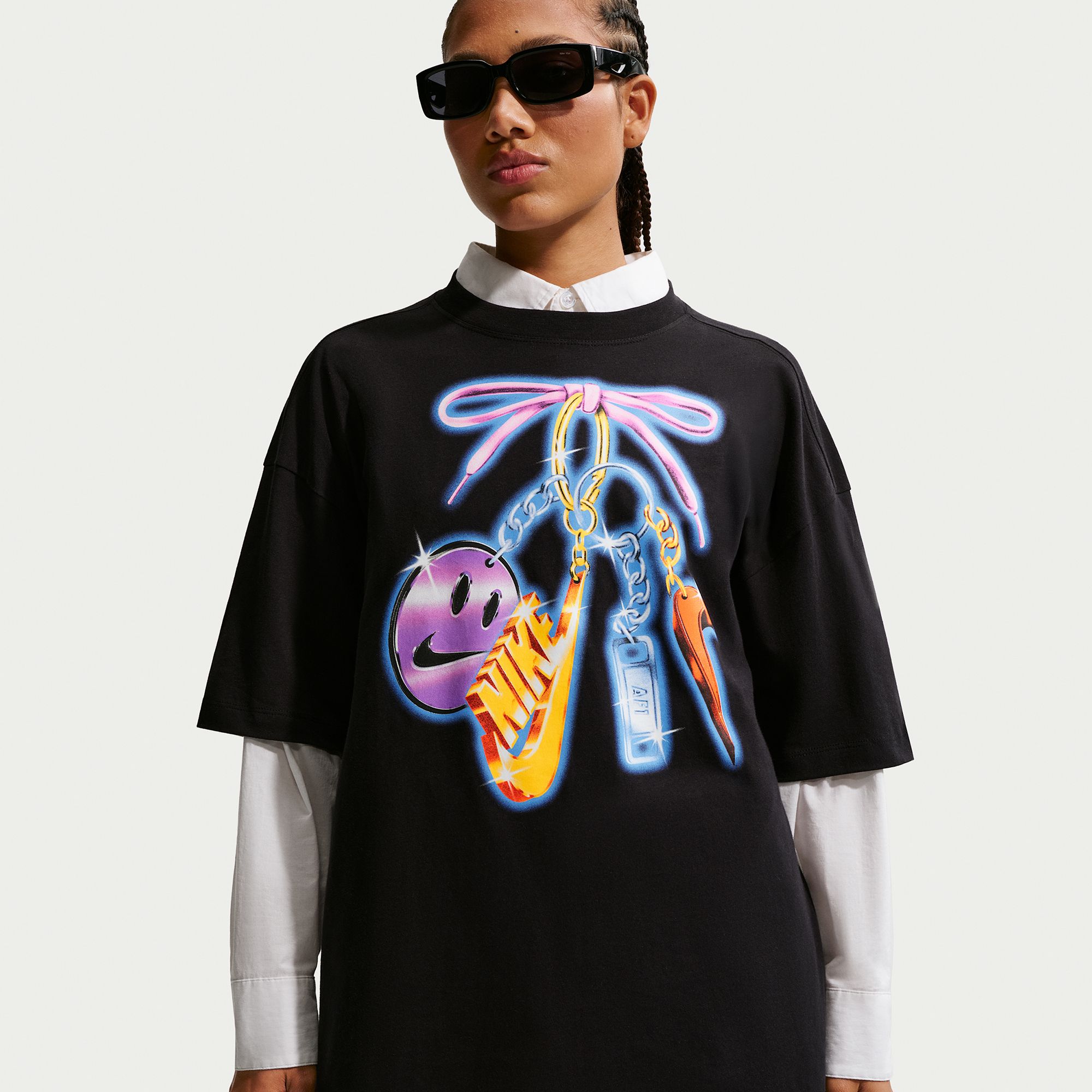 Nike Women's Sportswear Classic Oversized Keychain Graphic T-Shirt