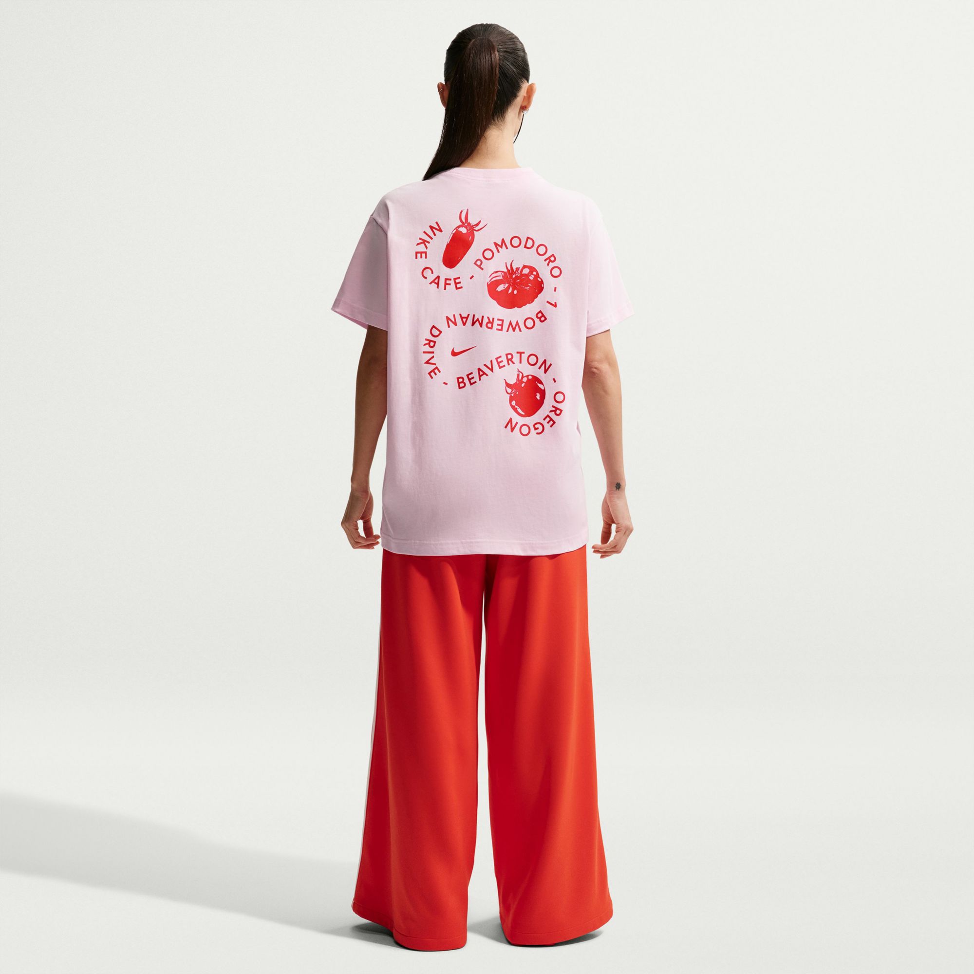 Nike Women's Sportswear Pomodoro Oversized Graphic T-Shirt