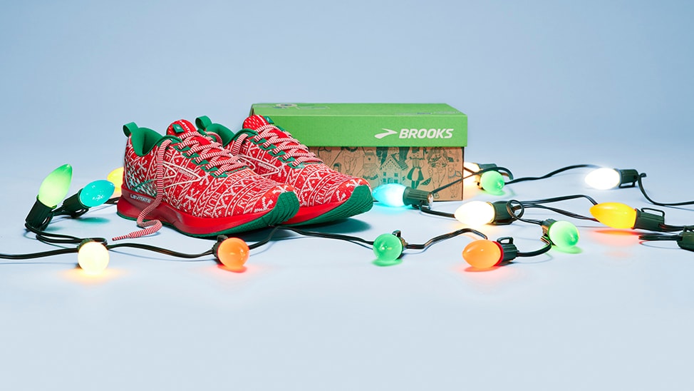 brooks mens christmas shoes