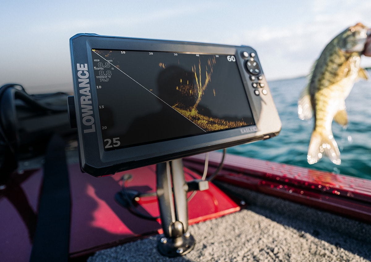 Fishing radar equipment mounted to a boat