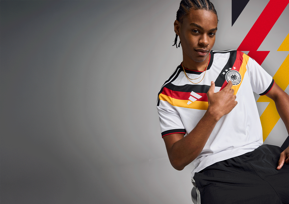 Animation of athletes wearing soccer jerseys.