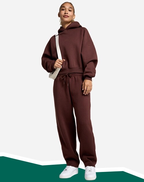 Woman in sweat pants.
