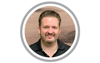 An image of a golf trusted advisor.