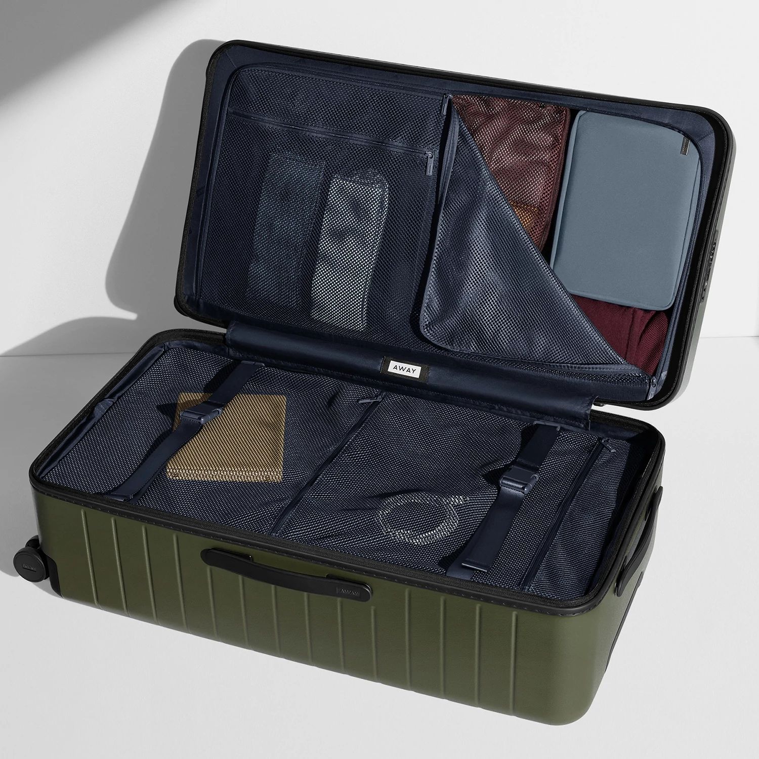【AWAY】The Original Medium Browse Medium Suitcases in Salt White | Away